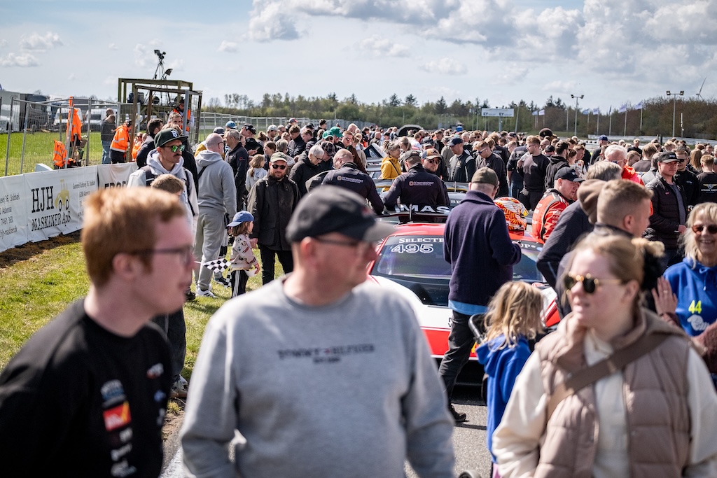 De historiske racerbiler kommer også med til gridshowet.
(Foto: Grippo)